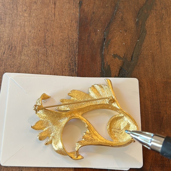 Vintage Christian Dior 80s brooch - Picture 6 of 7